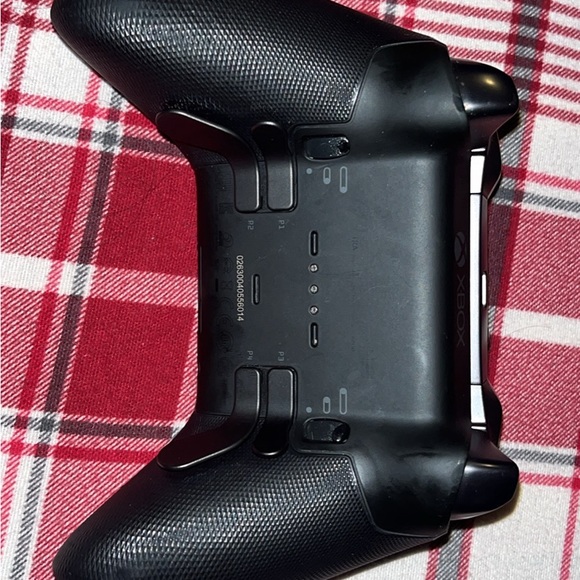 Xbox Elite Series 2 Controller - Picture 2 of 5